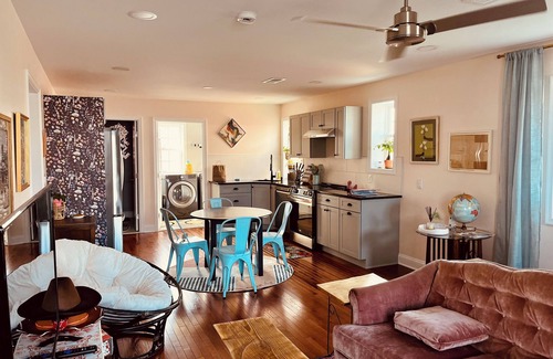 Havre De Grace Apartment | Cozy 2-bedroom apartment with WiFi, AC in charming Havre de Grace