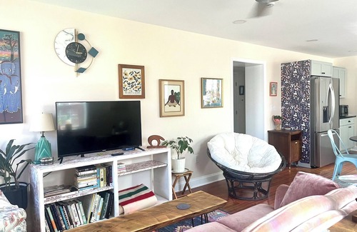 Havre De Grace Apartment | Cozy 2-bedroom apartment with WiFi, AC in charming Havre de Grace