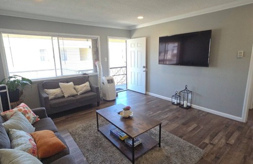 Hawthorne Apartment | Cozy 2-bedroom apartment in charming Hawthorne