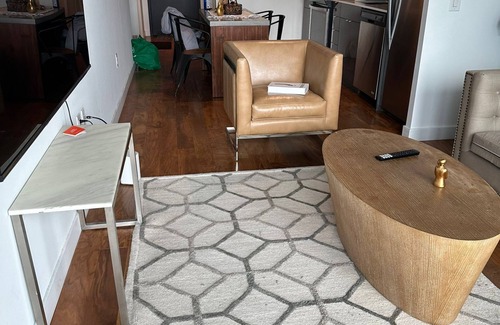 Downtown Winnipeg Condo | Cozy 2 bedroom apartment in the heart of Downtown by Canada Life Center