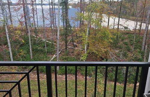 Clarkdale Apartment | Cozy 2-bedroom apartment in terrific Atlanta location with fitness room, WiFi