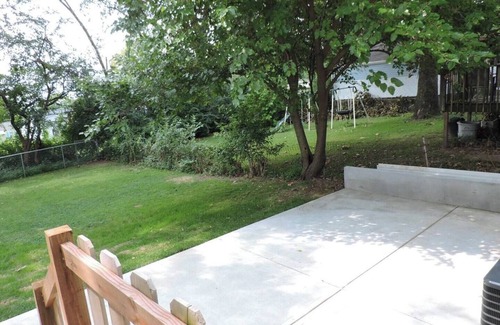 Franz Park House | Cozy 2-bedroom bungalow in enjoyable St. Louis with WiFi, AC