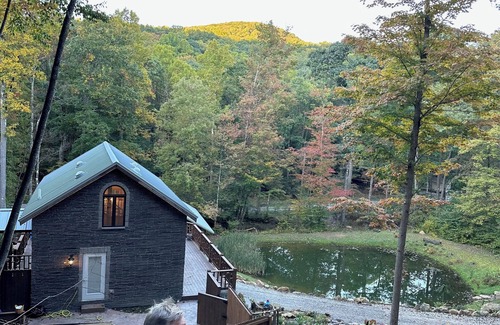 Gans Cabin | Cozy 2-bedroom cabin on 3 acres of mountaintop property