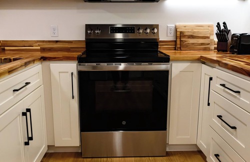 Farmington Apartment | Cozy 2 bedroom garden retreat in the Western Maine foothills