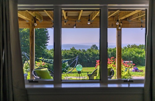 Farmington Apartment | Cozy 2 bedroom garden retreat in the Western Maine foothills