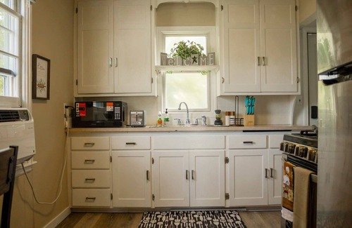 Lind-Bohanon House | Cozy 2-bedroom house