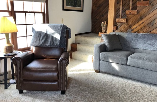 Vernon County Cabin | Cozy 2 bedroom loft cabin w/ gas fireplace, large deck, & plentiful boat parking