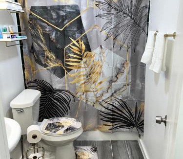 Oak Lawn Apartment | Cozy 2-Bedroom Property in the heart of Dallas