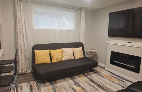 Southwest Edmonton Apartment | Cozy 2 Bedroom Suite, Queen Beds, Near the Airport