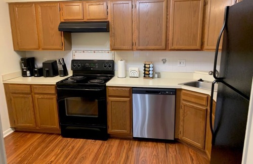Fort Washington Condo | Cozy 2 BR, 2 BA Condo close to MGM, Top Gulf, Tanger Outlets & National Harbor