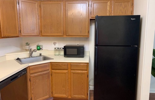 Fort Washington Condo | Cozy 2 BR, 2 BA Condo close to MGM, Top Gulf, Tanger Outlets & National Harbor