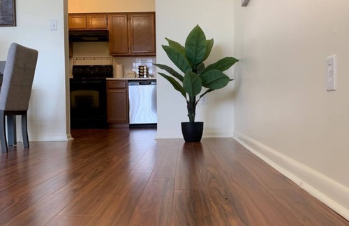 Fort Washington Condo | Cozy 2 BR, 2 BA Condo close to MGM, Top Gulf, Tanger Outlets & National Harbor