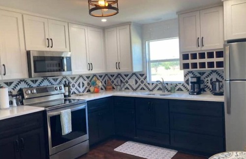 Del Valle House | Cozy 2br-1ba 10min from Airport