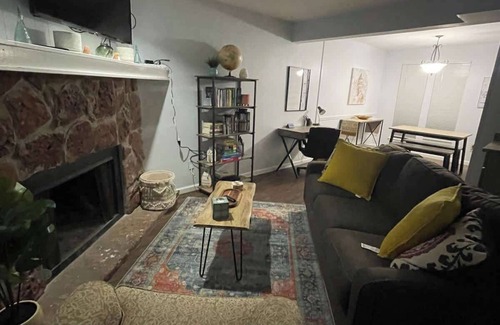 Shenandoah Apartment | Cozy 2BR 2BA apt close to Siegen & Womans