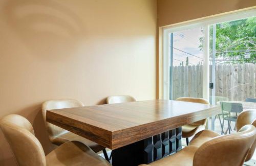 Thousand Oaks House | Cozy 2BR Home Mountain Views Pet Friendly