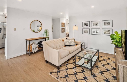 Moss Bay House | Cozy 2BR Lower Unit @DT Kirkland | Walk to Lake