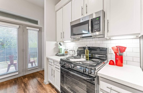 Montopolis Apartment | Cozy 2BR Suite Close to Downtown w Fast Wifi