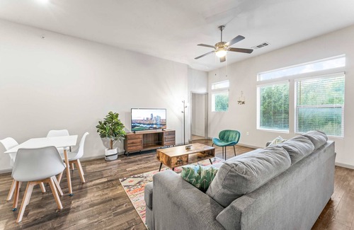 Montopolis Apartment | Cozy 2BR Suite Close to Downtown w Fast Wifi