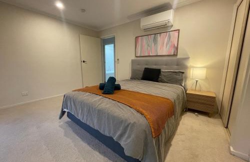 Mentone House | Cozy 2BR Unit Near Beach and Shops in Mentone