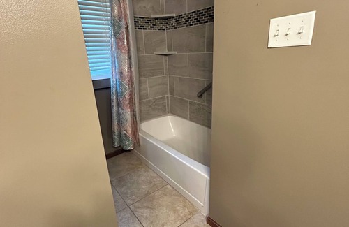 Clive House | Cozy 3-bedroom Dreamway Oasis