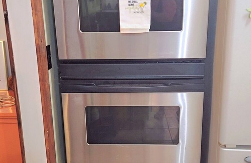 Kings Grant House | Cozy 3BR near the beach + downtown Wilmington Riverwalk with firepit + hammock