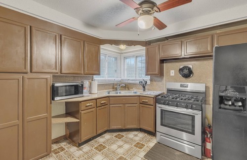 Westland House | Cozy 3br Westland Retreat 3 Bedroom Home by RedAwning