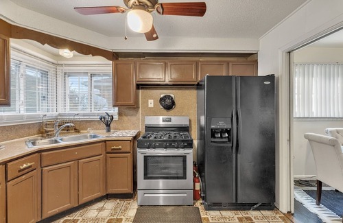 Westland House | Cozy 3br Westland Retreat 3 Bedroom Home by RedAwning