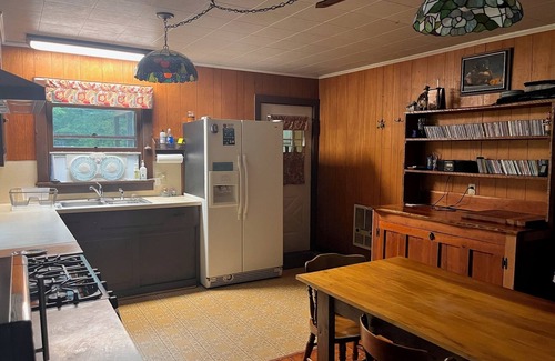 Fayetteville Cabin | Cozy 4-bedroom cabin near historic Gettysburg with pool and golf moments away!