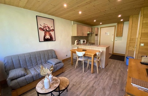 Cohennoz Apartment | Cozy 4-Person Apt with Independent Bedroom, Terrace, Wifi & Parking in Crest-Voland