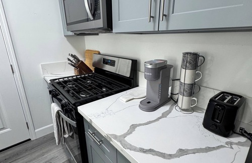 Callender Apartment | Cozy 450sqft ADU in charming Guadalupe 4 minutes from the beach, Full kitchen.