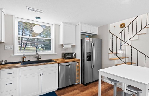 Weldon Spring Heights House | Cozy 4bd/1.5bth w/game room, short walk to wedding venue. Golf nearby too!