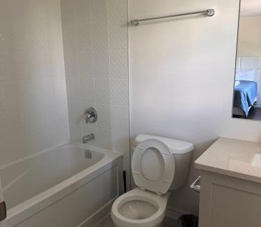 Adjala-Tosorontio House | Cozy 5 bedrooms & 5 bathrooms House