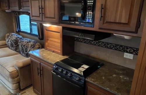Onamia House | Cozy 5th wheel RV across Mille Lacs lake