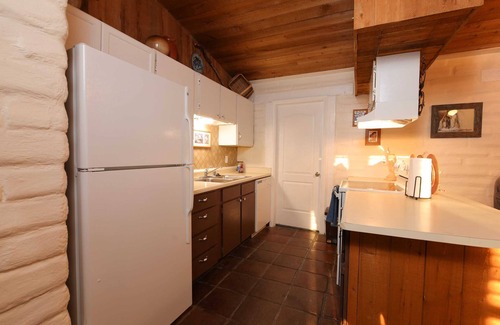 Pahrump House | Cozy Adobe Summary: O