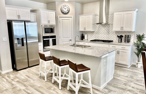 Las Cruces House | Cozy Alamo Casita 4br/2ba with Mini Golf in the backyard.