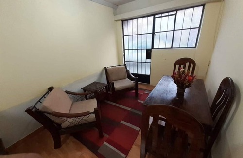 Los Olivos House | Cozy and Comfortable Place near the airport!