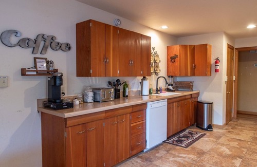 South Fork Cabin | Cozy and Family Friendly Spacious Cabin on a 3/4-acre lot