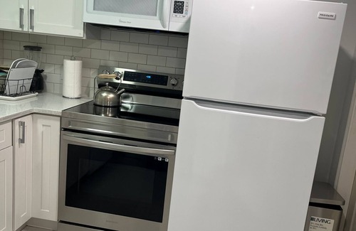 Cougar Ridge House | Cozy and very comfy 1 bedroom walk up suite near Canada olympic park, SW Calgary