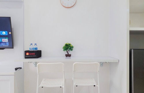 Ciputat Apartment | Cozy And Well Furnished Studio Baileys Apartment