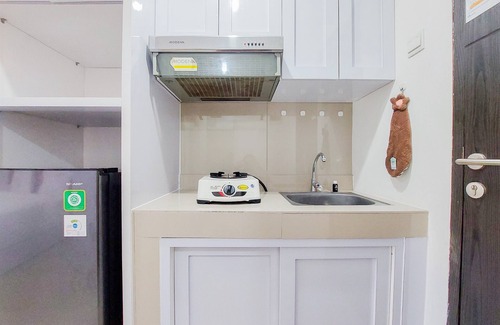 Ciputat Apartment | Cozy And Well Furnished Studio Baileys Apartment