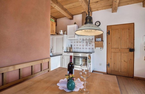 Unterammergau Apartment | Cozy Apartment "Ferienwohnung Wachsbichl" with Mountain View