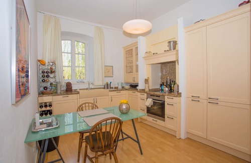 Rhein-Erft-Kreis District Other | Cozy apartment in 16th century castle 20 minutes from Cologne