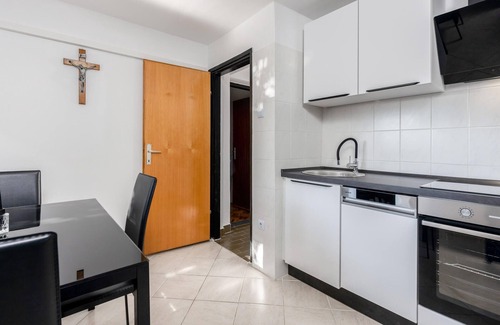 Klanfari Apartment | Cozy apartment in Dramalj with kitchen