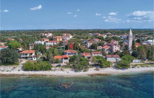 Lovrecica Apartment | Cozy Apartment In Lovrecica With Wifi