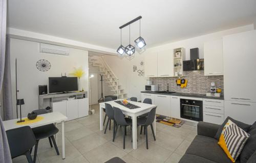 Pachino Apartment | Cozy Apartment In Marzamemi With Wifi