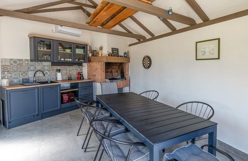 Opuzen Apartment | Cozy apartment in Opuzen with WiFi