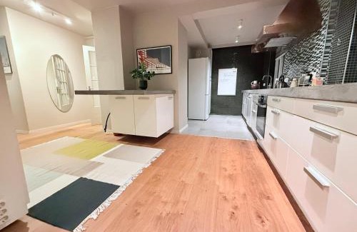 Seltjarnarnes Apartment | Cozy Apartment , Sleeps 4, 10 Min to Reykjavík Downtown, Family-Friendly