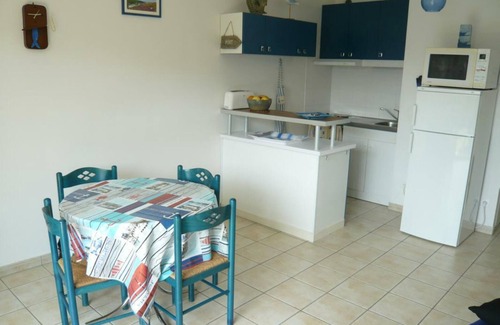 Barfleur Apartment | Cozy apartment with garden and private parking in Barfleur