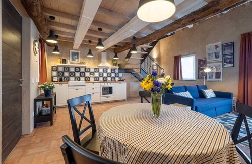Cressa Apartment | Cozy Apartment with Loft in Restored Farmhouse