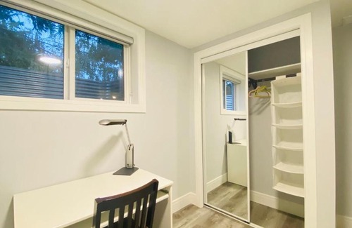Canyon Meadows Apartment | Cozy basement 2br w/kitchen溫馨豪房+廚房